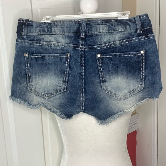 NO BOUNDARIES•SHORTS - Picture 2 of 6